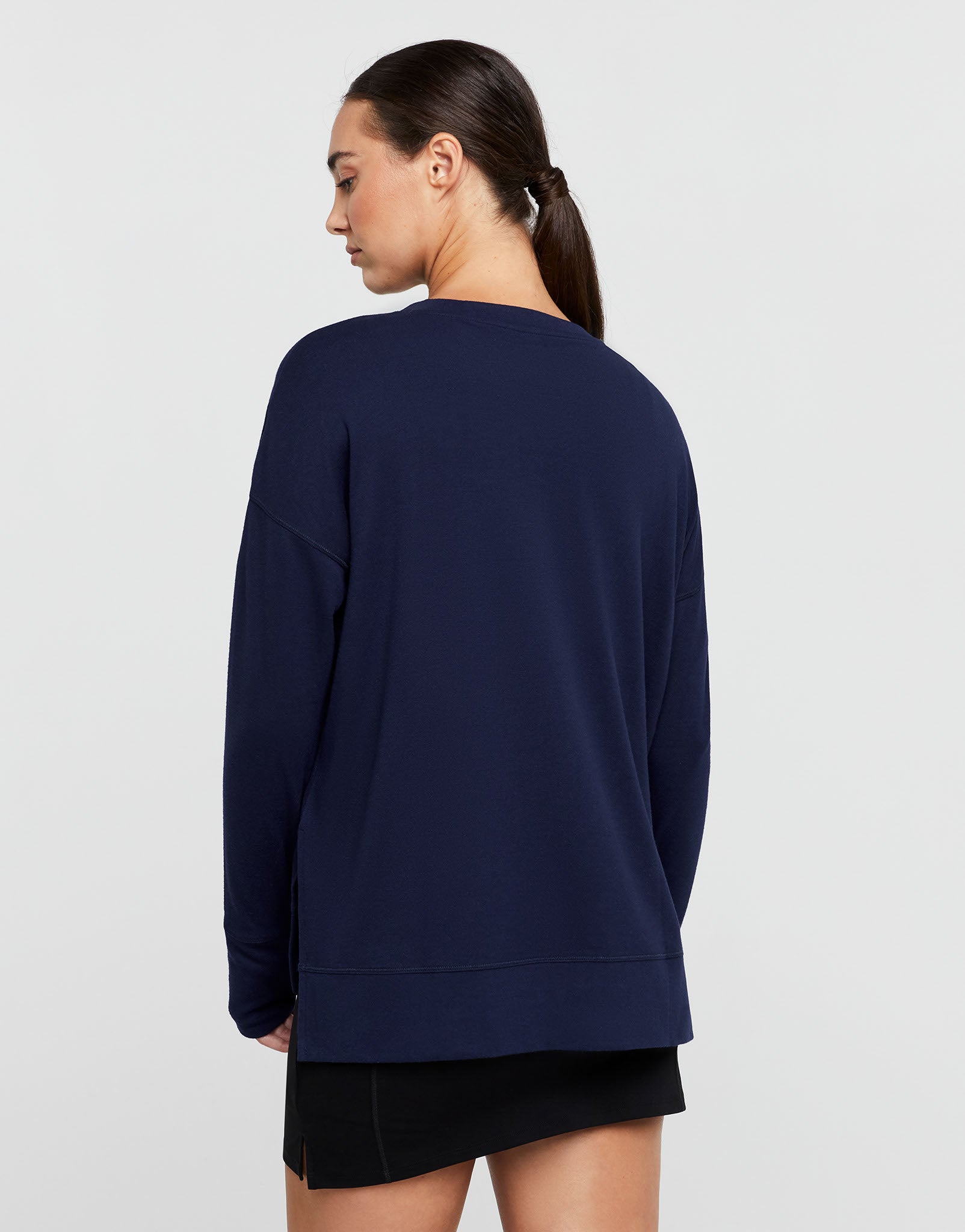 Lilybod_SHELBY_Sweat_Navy_Blue_LT114_NB_05_nm.jpeg