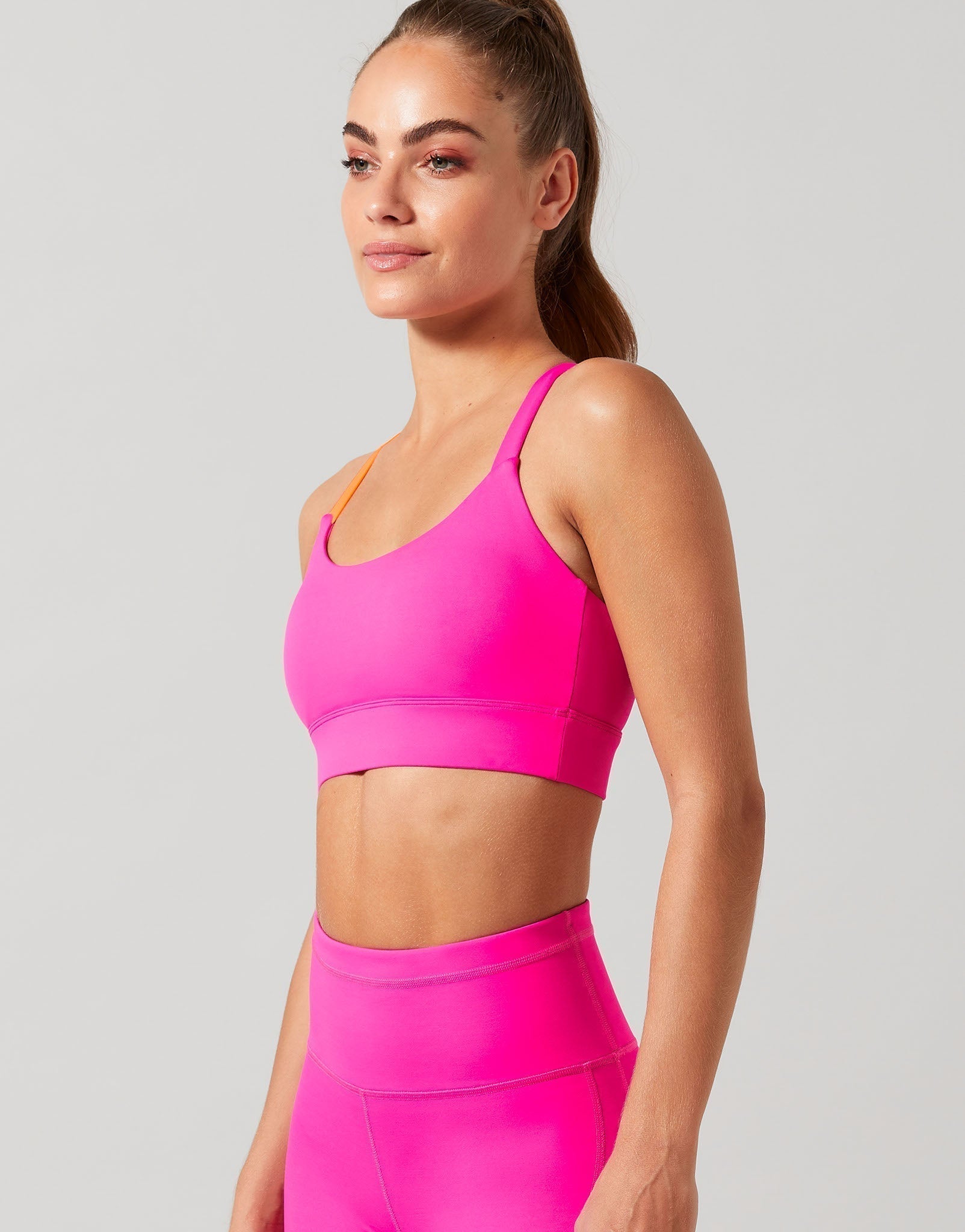 Lilybod-Baseline-Sports-Bra-Hot-Pink-Pop-Orange-LXMI-LC50-HP-4_e294fb86-4684-4a92-9b67-de74de48dc45.jpg