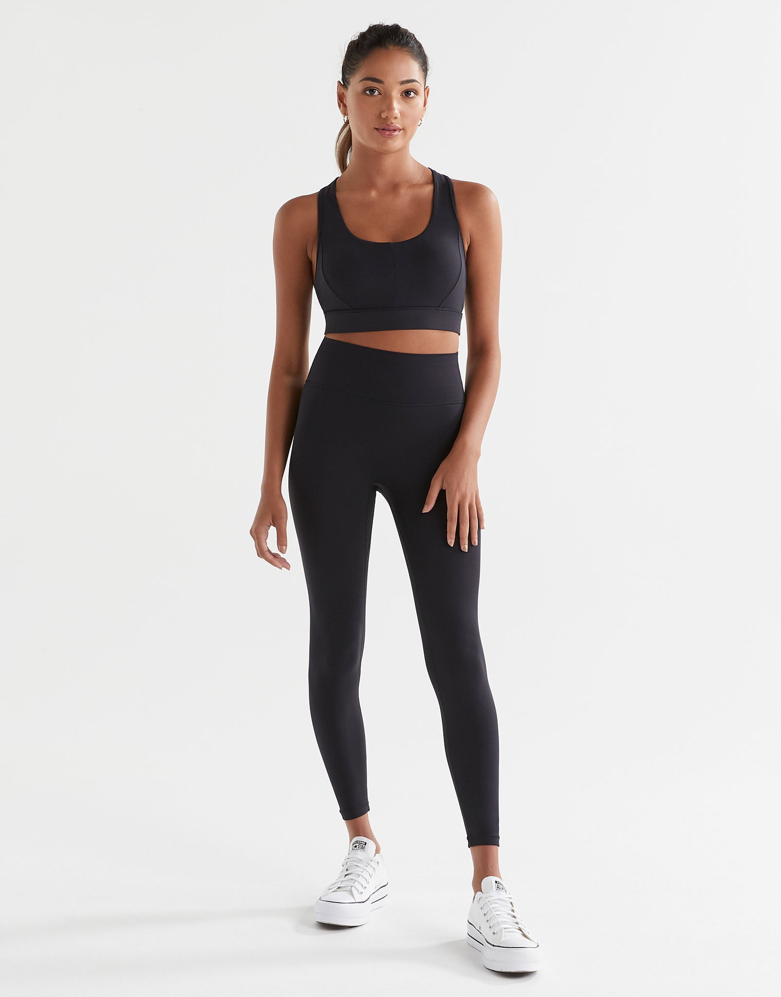 Lilybod-Chloe-Sports-Bra-Black-SC-21-BL-2.jpeg