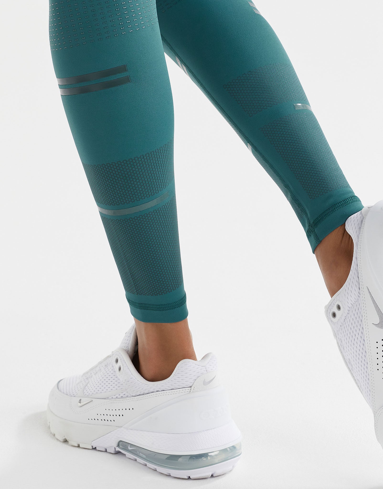 Lilybod-Zahlee-Full-Length-Legging-Teal-LBL87-C21-TL-5.jpeg