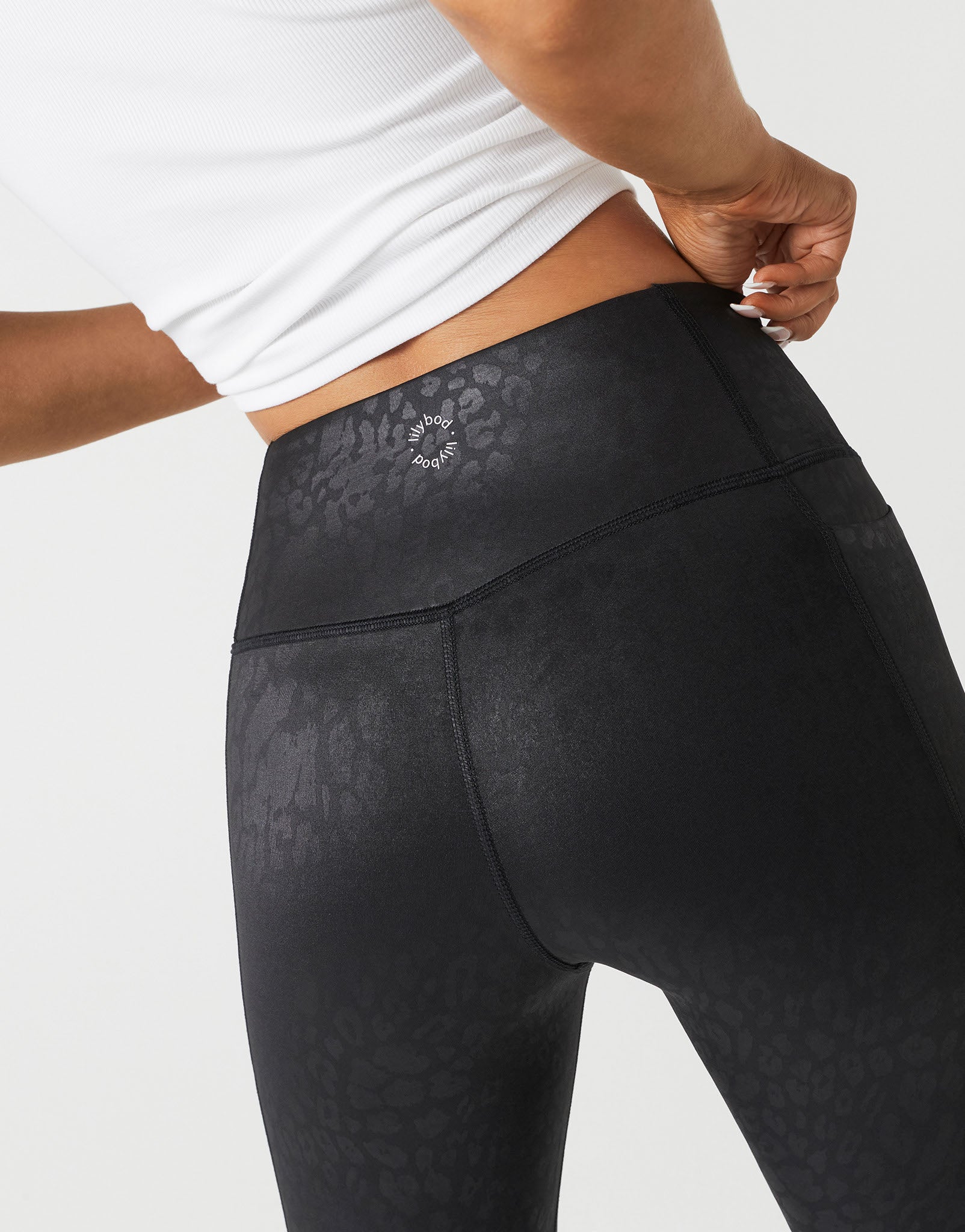 Lilybod_BECCA_Legging_Black_Leopard_LL131_BKLP_4.jpeg