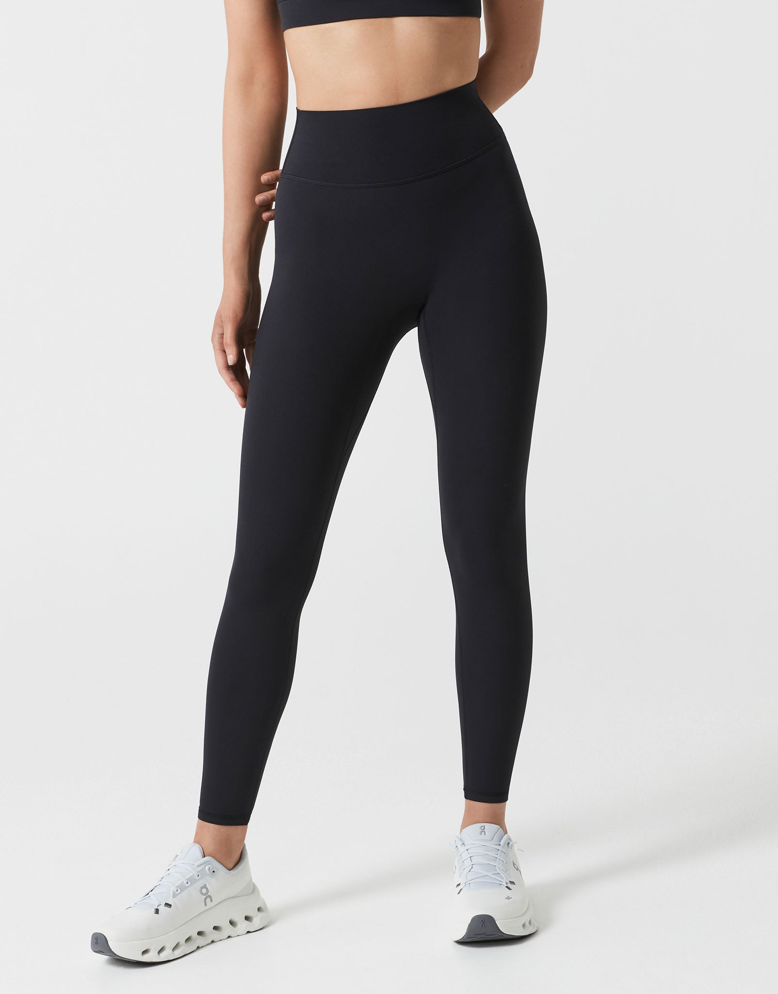 Lilybod_CHLOE_Cloud_Core_Leggings_Black_SL_01_BL_03_n.jpeg
