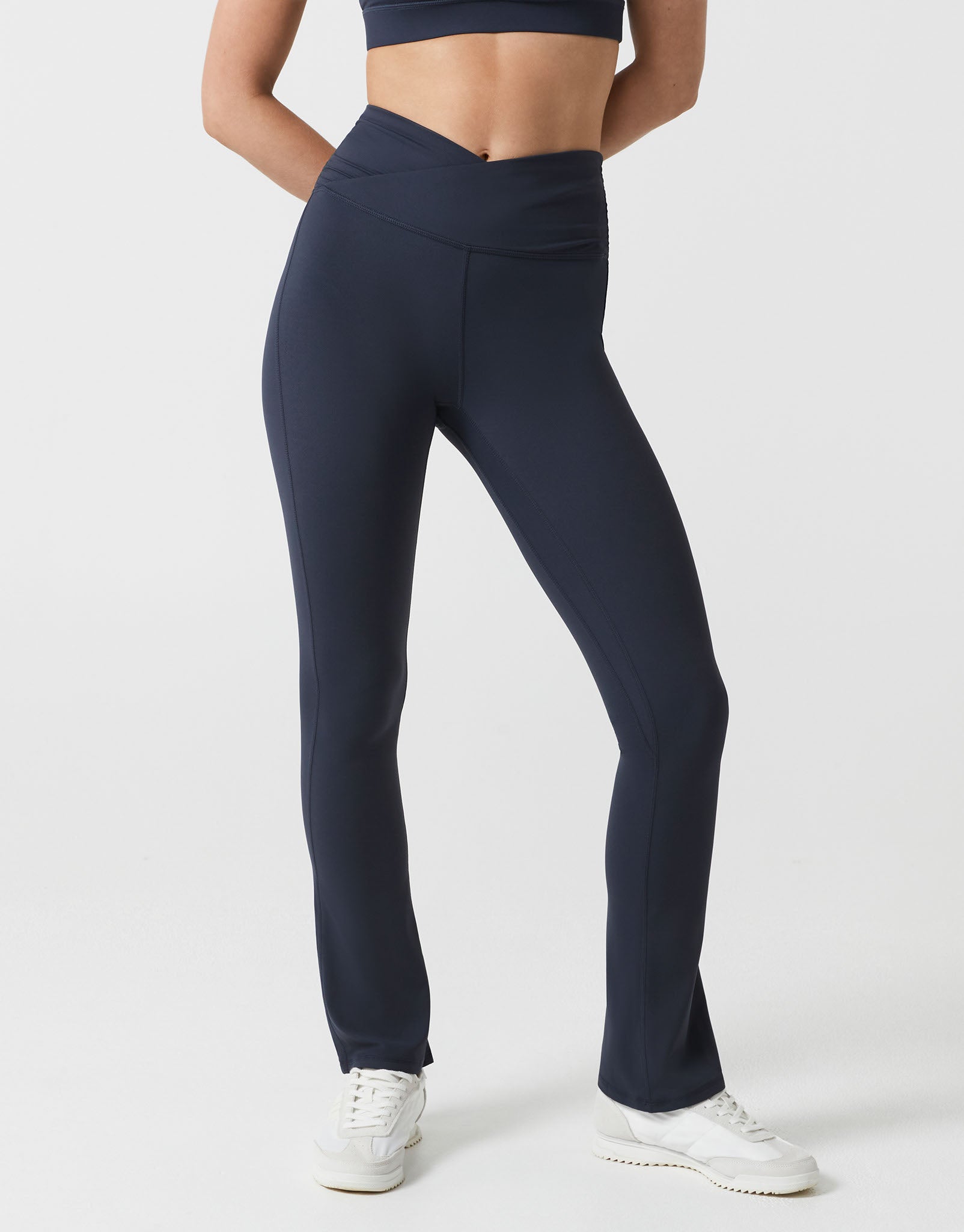 Lilybod_HARLOW_Cloud_Core_Bootleg_Legging_Navy_SL_196_NB_04.jpeg