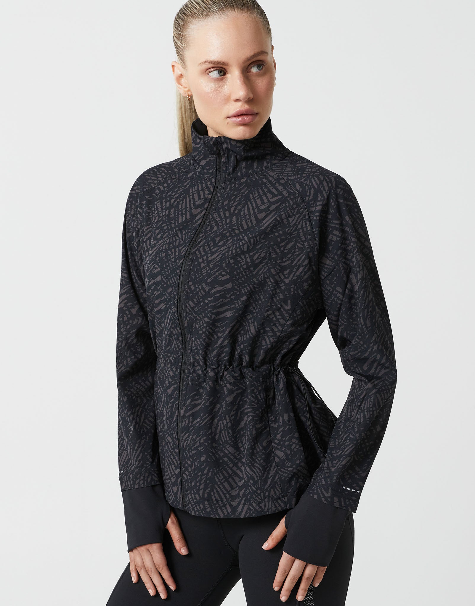 Lilybod_HELENA_Running_Jacket_Leopard_Print_Black_LJ004_BLP_05.jpeg