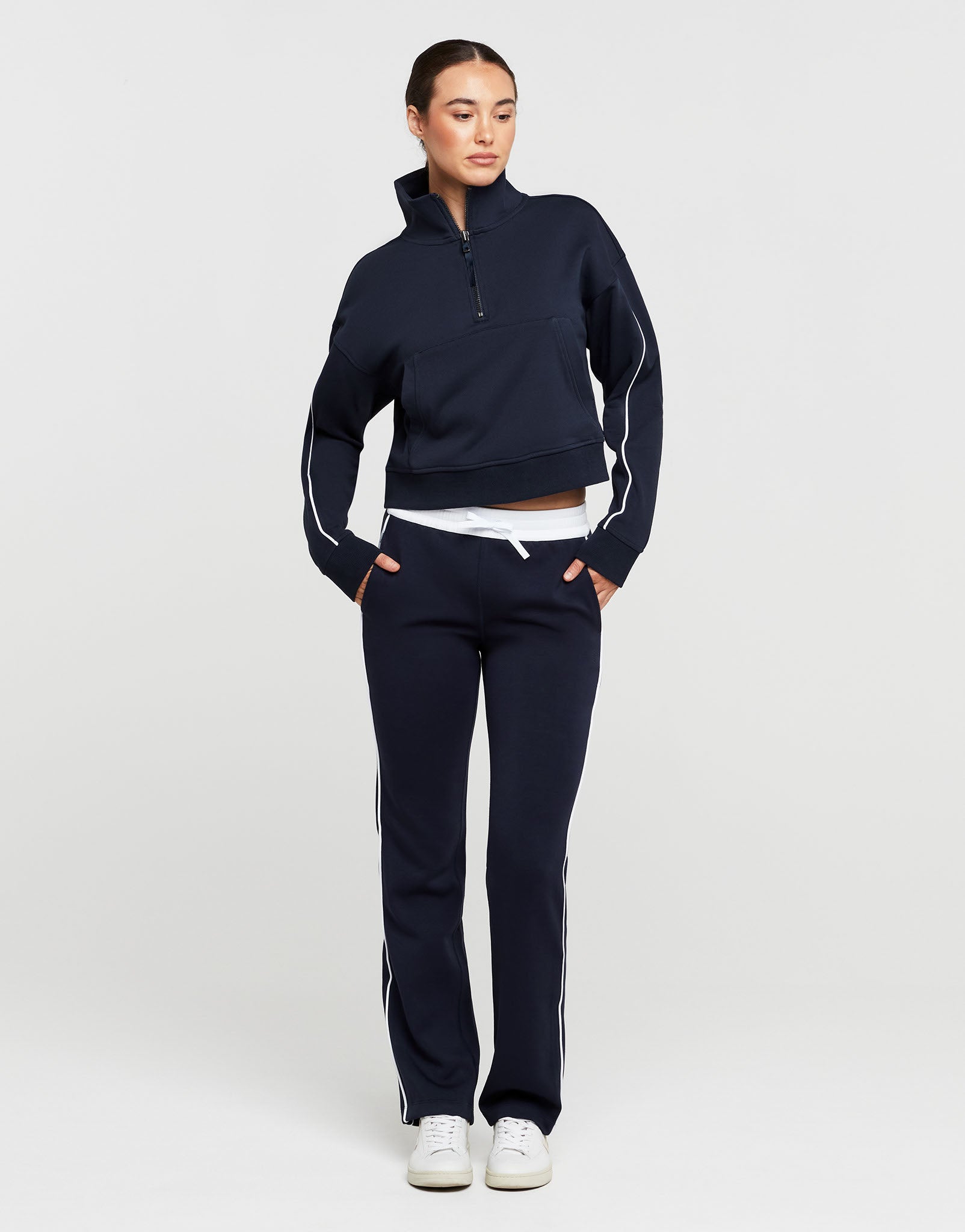 Lilybod_KIRSTEN_Wide_Leg_Pant_Navy_Blue_white_piping_LL178_NB_05_nm.jpeg
