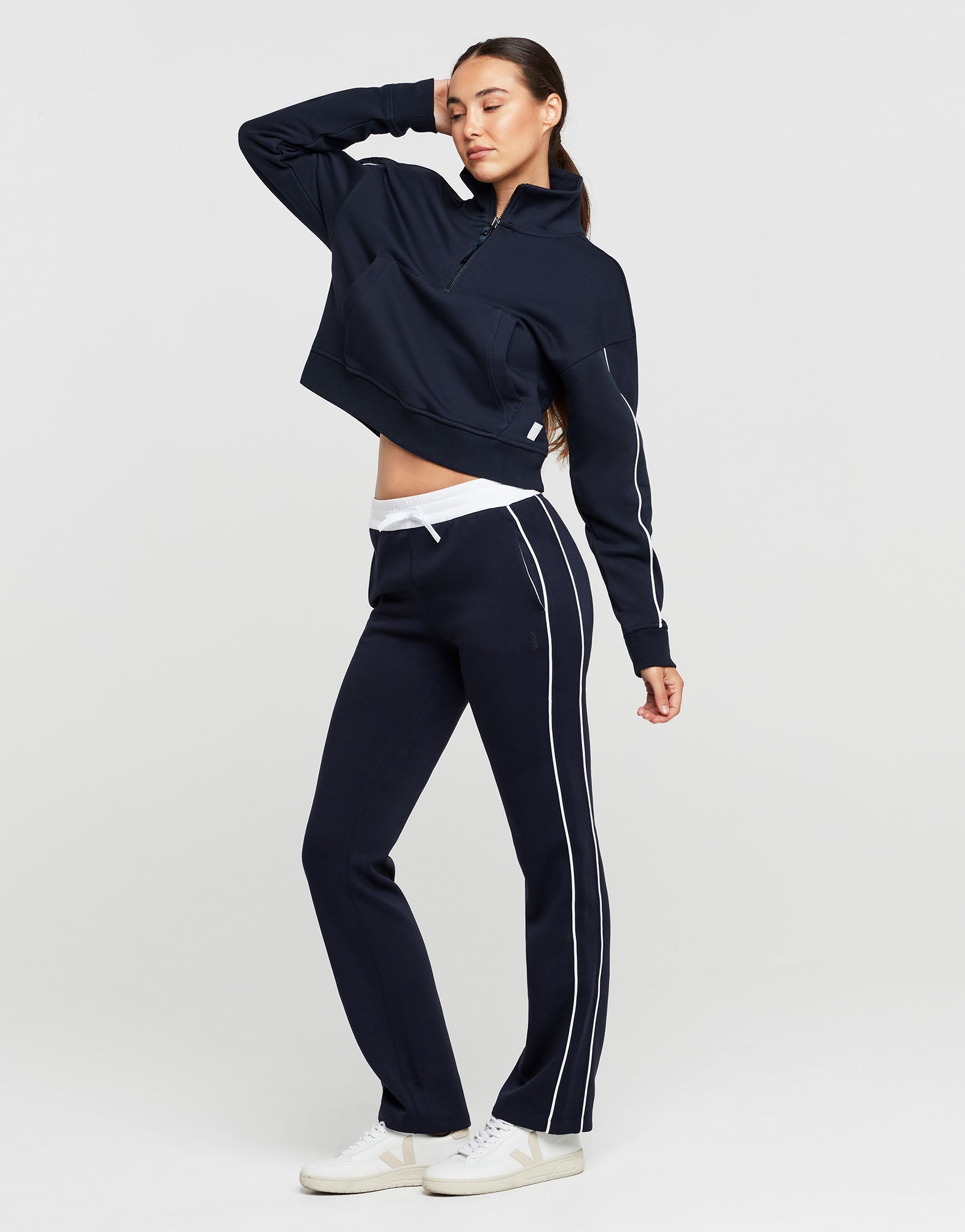 Lilybod_KIRSTEN_Wide_Leg_Pant_Navy_Blue_white_piping_LL178_NB_06_nm.jpeg
