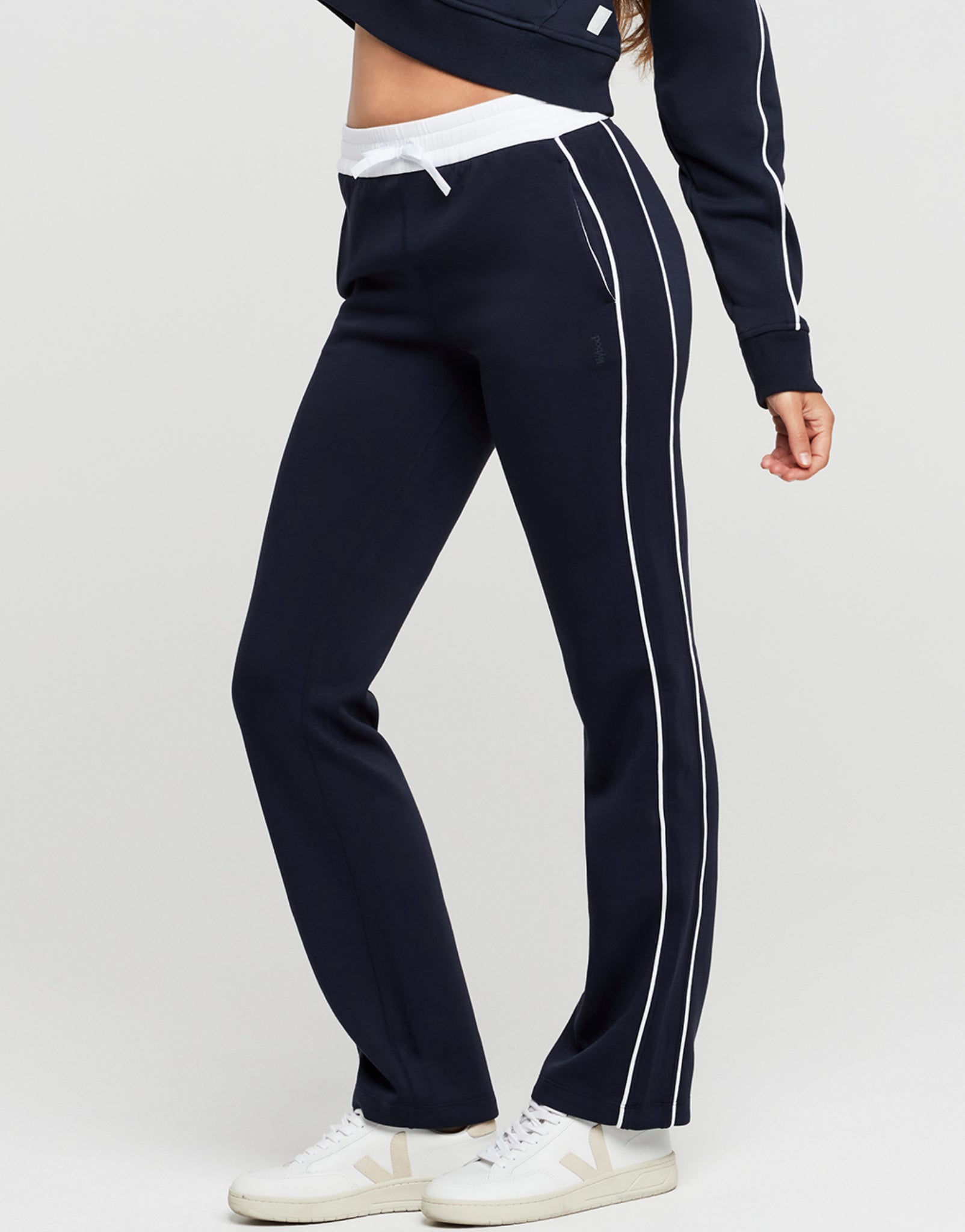 Lilybod_KIRSTEN_Wide_Leg_Pant_Navy_Blue_white_piping_LL178_NB_08_nm.jpg