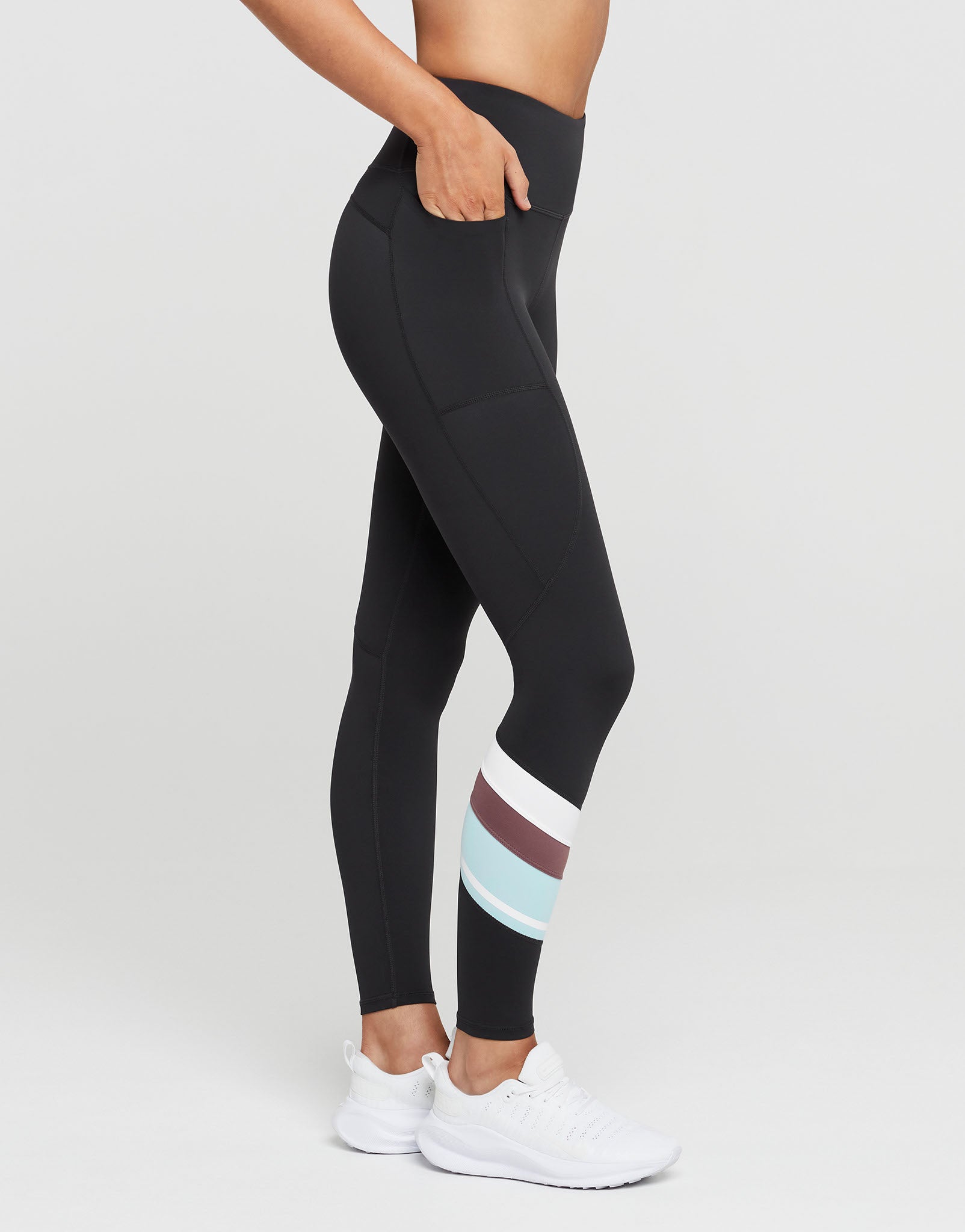 Lilybod_LIMITLESS_Legging_Charcoal_with_Pale_Blue_LL139_CH_BB_02_nm.jpeg