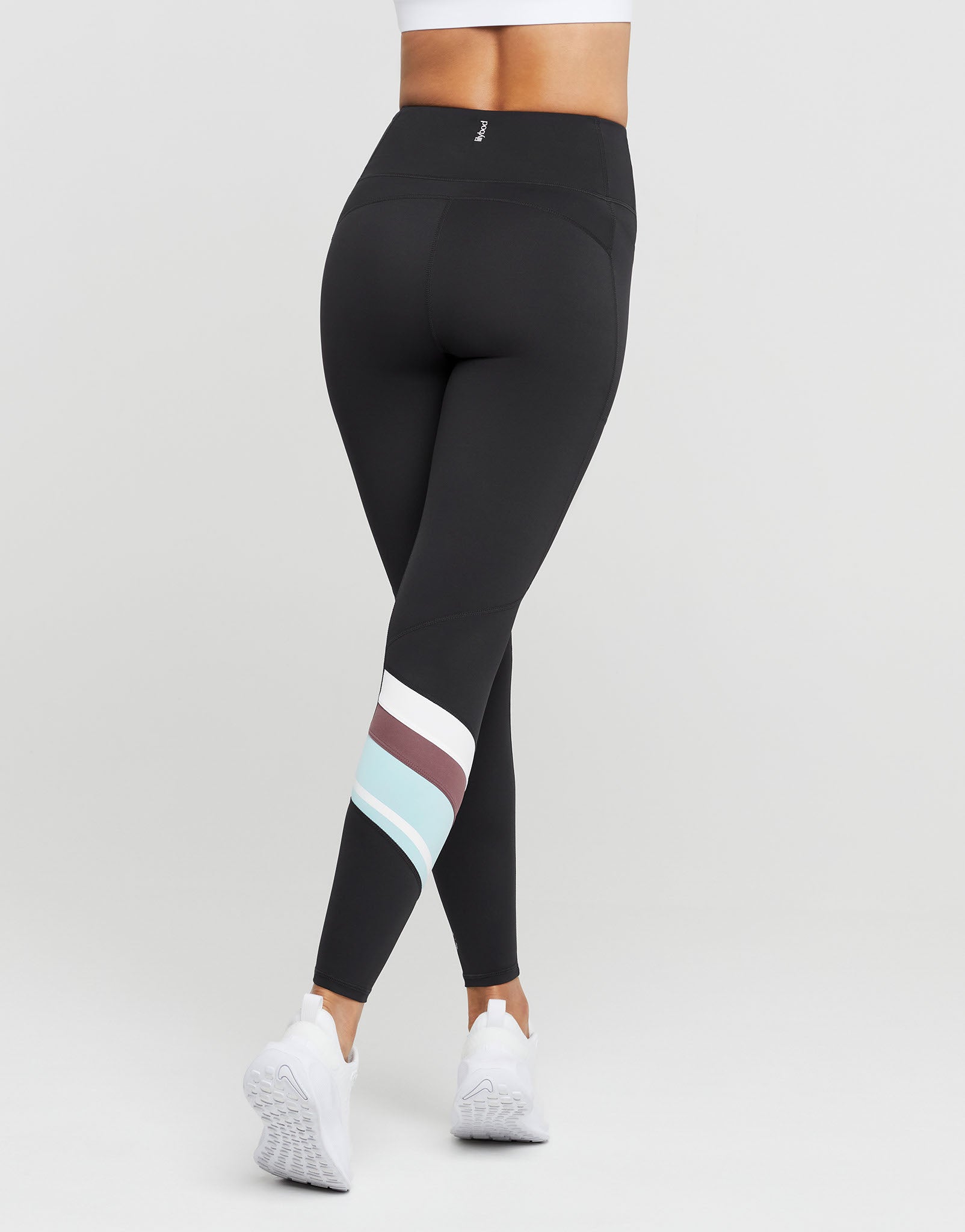 Lilybod_LIMITLESS_Legging_Charcoal_with_Pale_Blue_LL139_CH_BB_03_nm.jpeg
