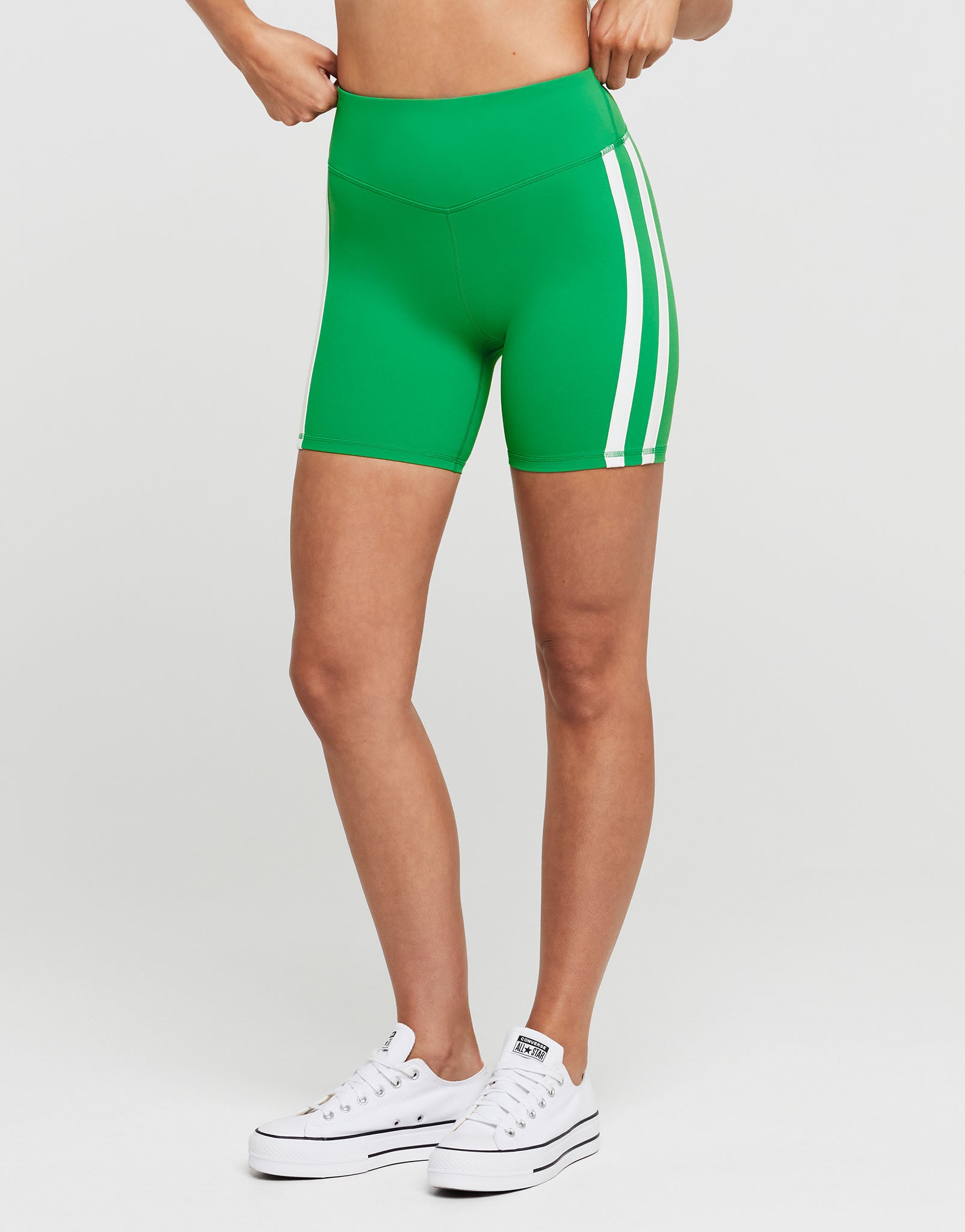 Lilybod_SAM_Short_5_5_Kelly_Green_with_White_LS29_KGW_04_nm.jpeg