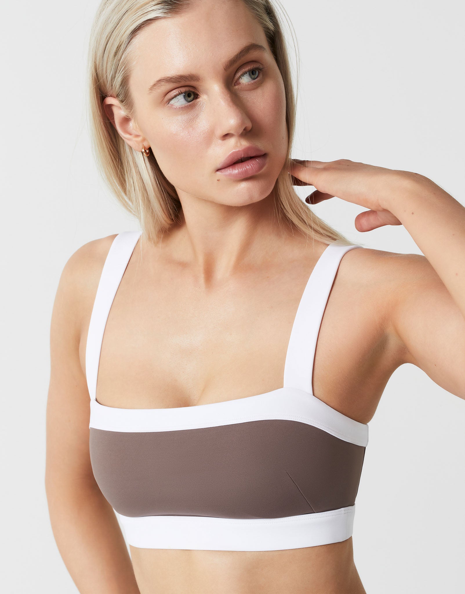 Lilybod_SARA_Sports_Bra_Coffee_LC112_CF_02.jpeg