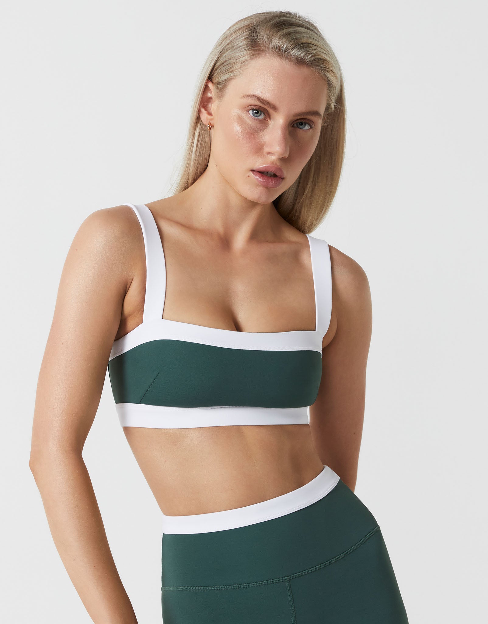 Lilybod_SARA_Sports_Bra_Deep_Green_LC112_DG_02.jpeg