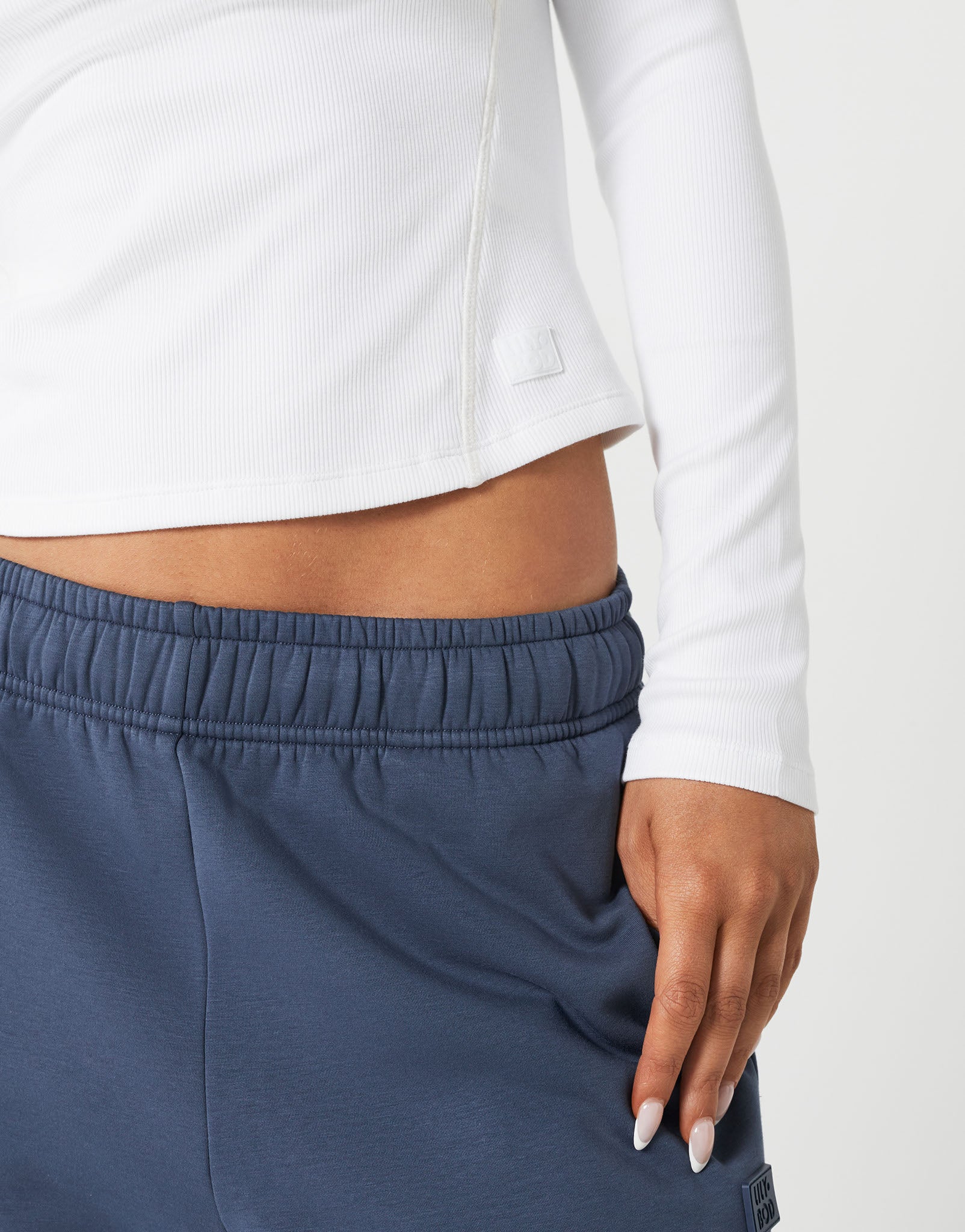 Lilybod_SEOUL_Tech_Long_Sleeve_Tee_White_LT138_WT_04.jpeg