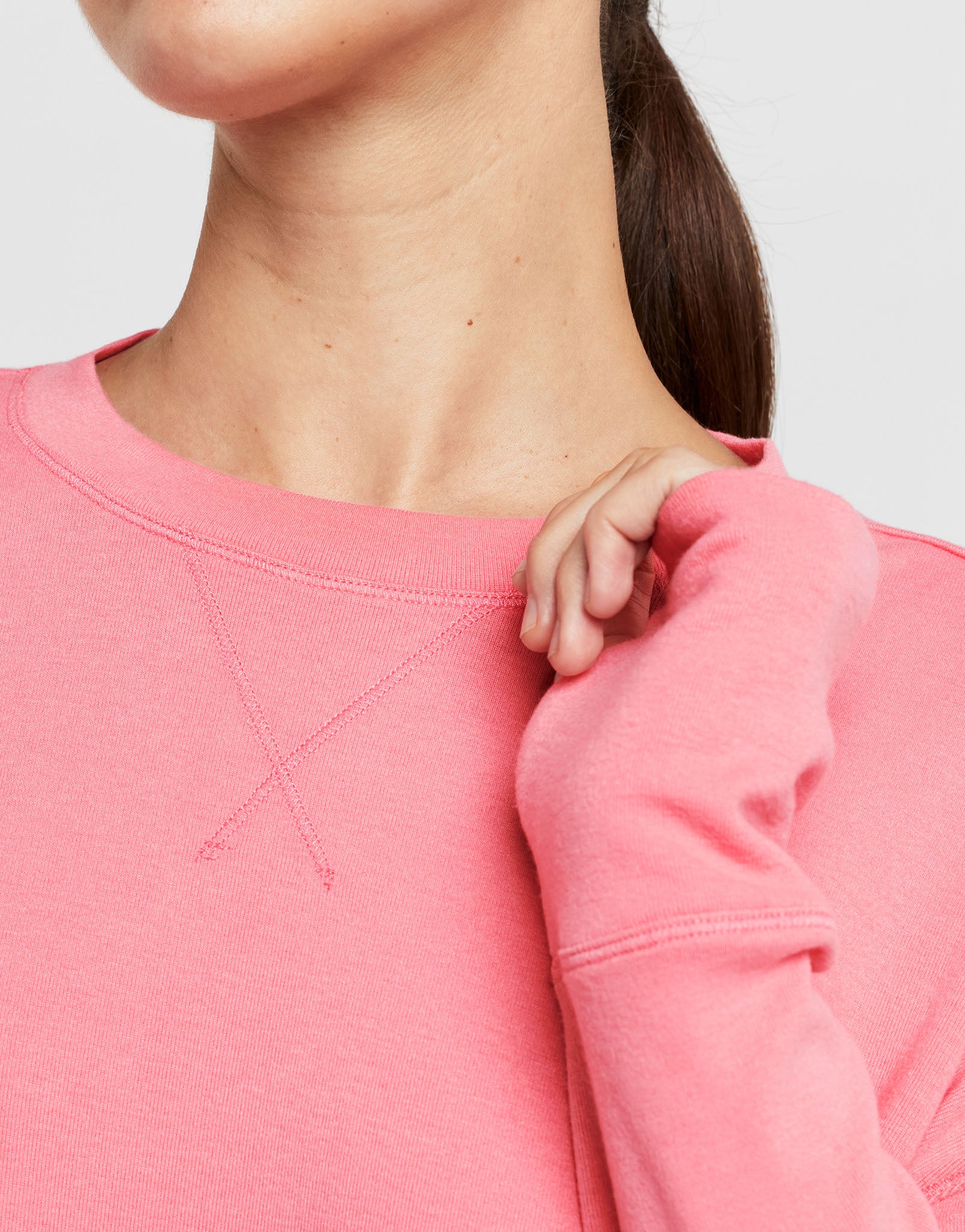 Lilybod_SHELBY_Sweat_Strawberry_LT114_SBY_07_nm.jpeg